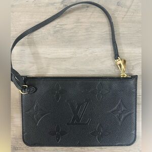 Louis Vuitton noir Wristlet